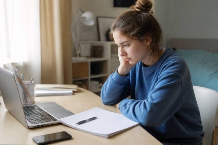 Que faire après une réponse en attente sur Parcoursup : les démarches possibles Que faire après une réponse en attente sur Parcoursup : les démarches possibles